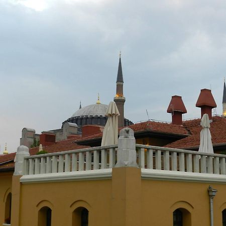 Berk Guest House - Grandma'S House Истанбул Екстериор снимка