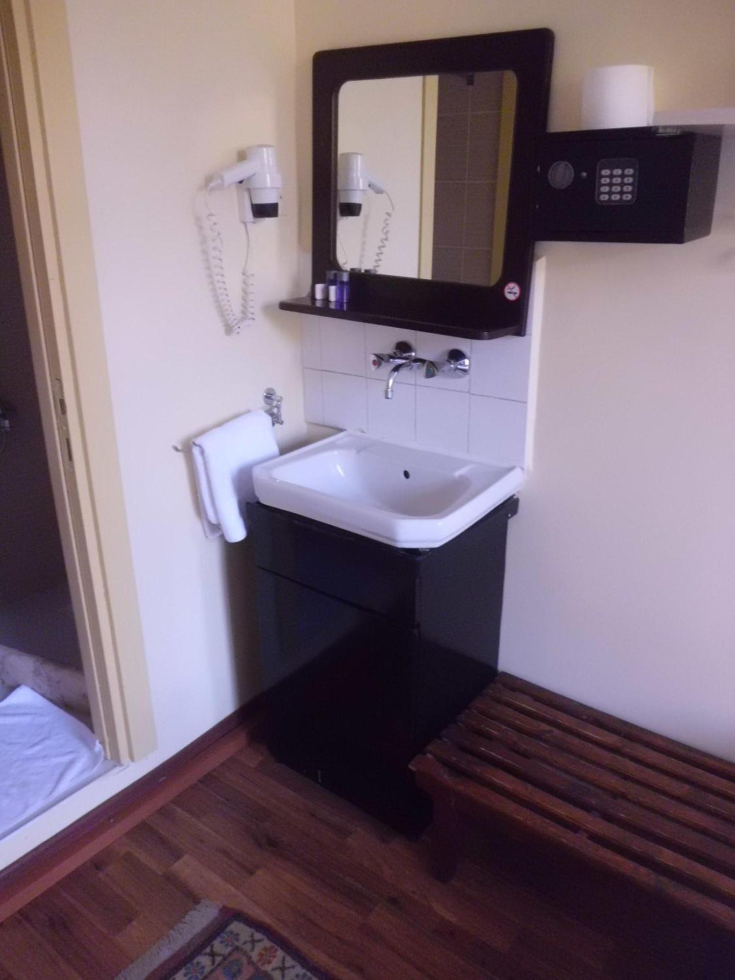 Berk Guest House - Grandma'S House Истанбул Стая снимка