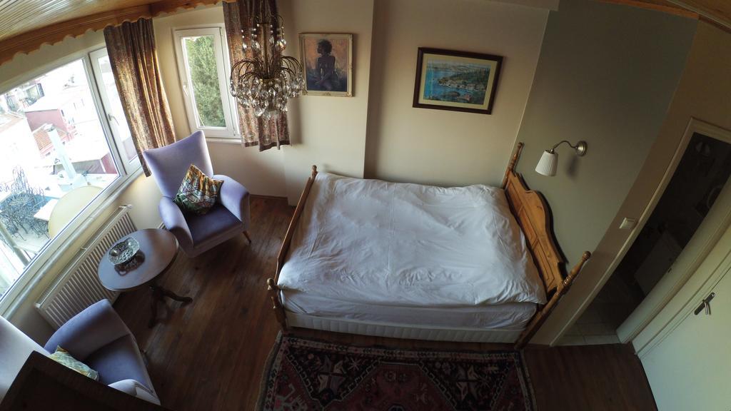 Berk Guest House - Grandma'S House Истанбул Екстериор снимка